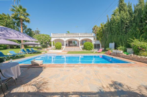 Marbella beautiful renovated villa 5 bedrooms, 3 bathrooms, private heated pool, close beach plage, 10 to 12 people, ping pong, private pétanque